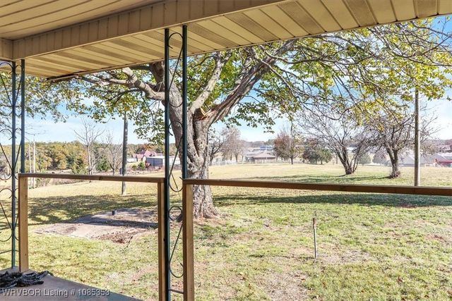 21703 Smokey Lane, Howe, OK 74940