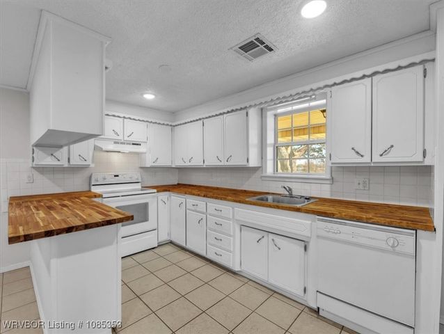 21703 Smokey Lane, Howe, OK 74940