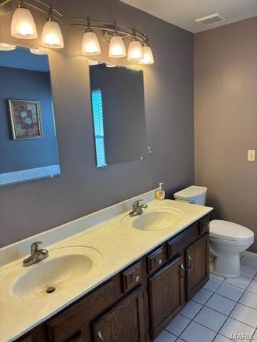 4925 Lowndes Drive, Mehlville, MO 63129