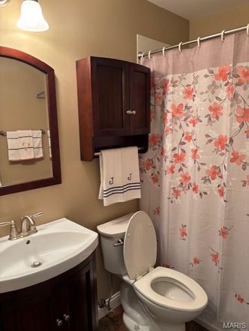 4925 Lowndes Drive, Mehlville, MO 63129