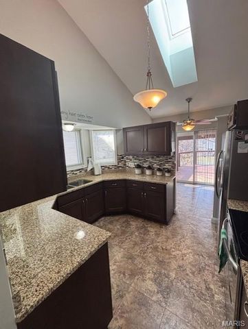 4925 Lowndes Drive, Mehlville, MO 63129