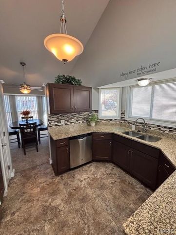 4925 Lowndes Drive, Mehlville, MO 63129