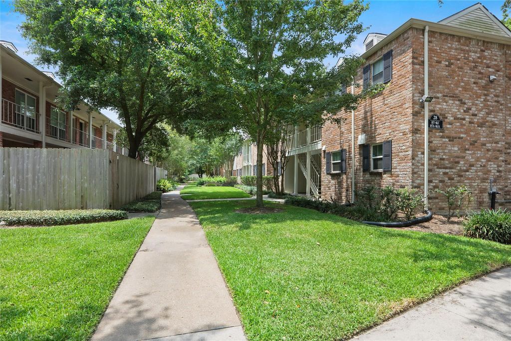 857 Wax Myrtle Lane 4, Houston, TX 77079