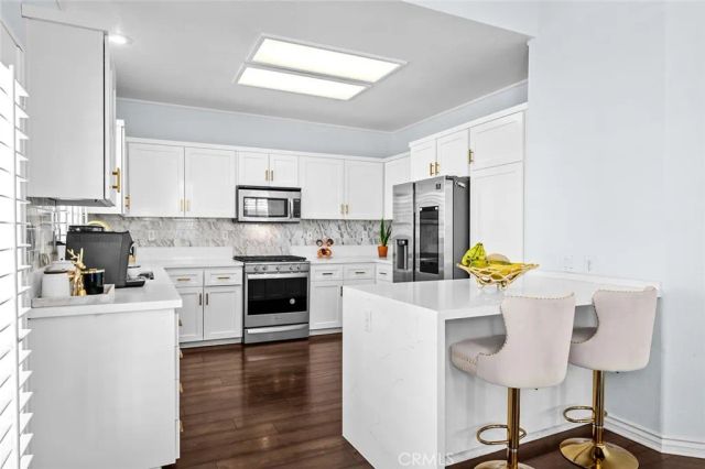 3231 Hannover, Corona, CA 92882