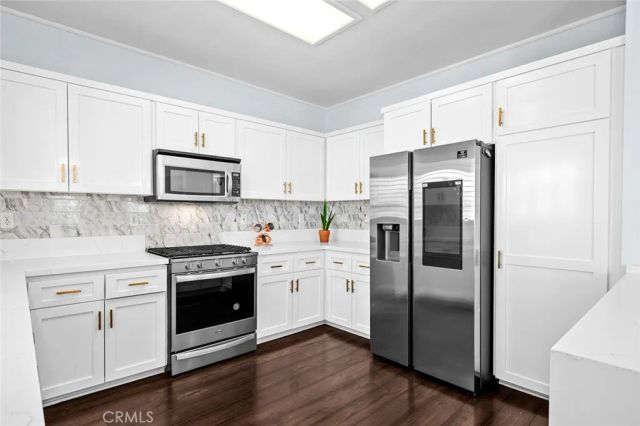 3231 Hannover, Corona, CA 92882
