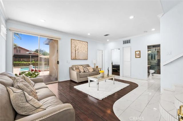3231 Hannover, Corona, CA 92882