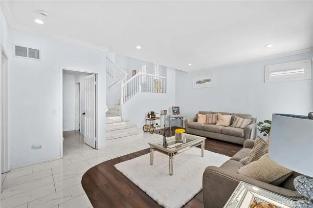 3231 Hannover, Corona, CA 92882