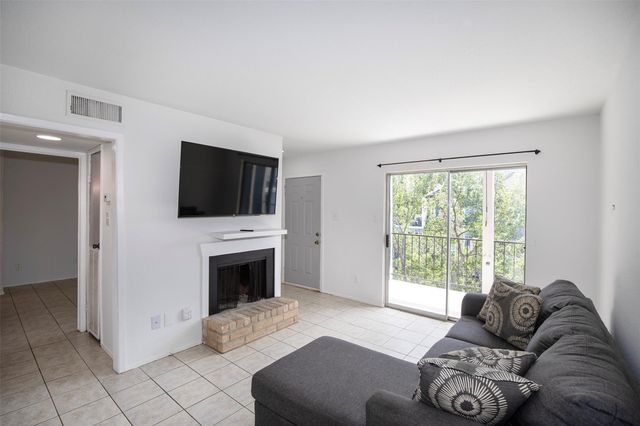 18511 Egret Bay Boulevard 504, Webster, TX 77058