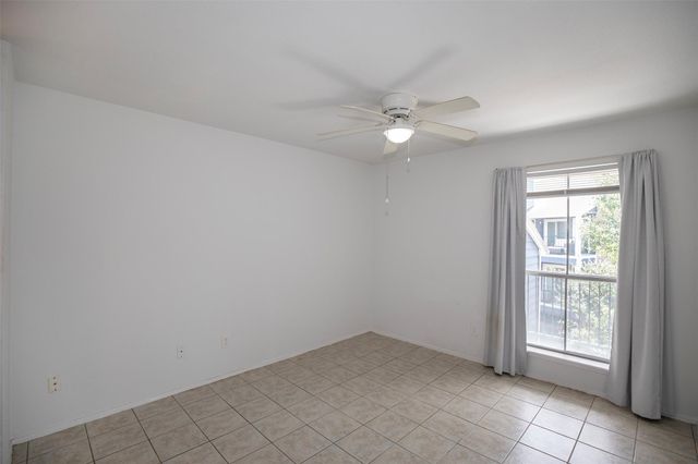 18511 Egret Bay Boulevard 504, Webster, TX 77058