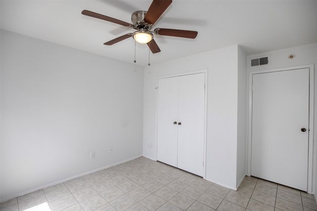 18511 Egret Bay Boulevard 504, Webster, TX 77058