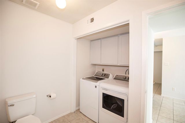 18511 Egret Bay Boulevard 504, Webster, TX 77058