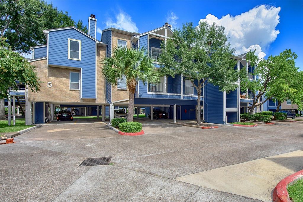 18511 Egret Bay Boulevard 504, Webster, TX 77058