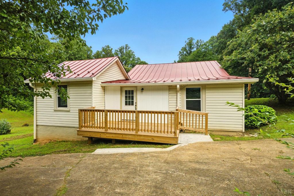 157 Old Country Road, Monroe, VA 24574