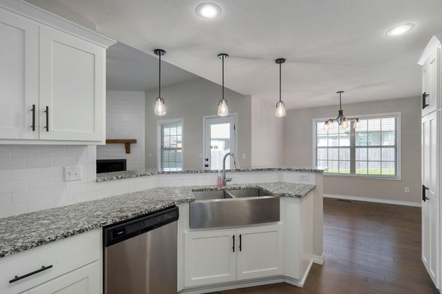 664 N Montego Street, Nixa, MO 65714