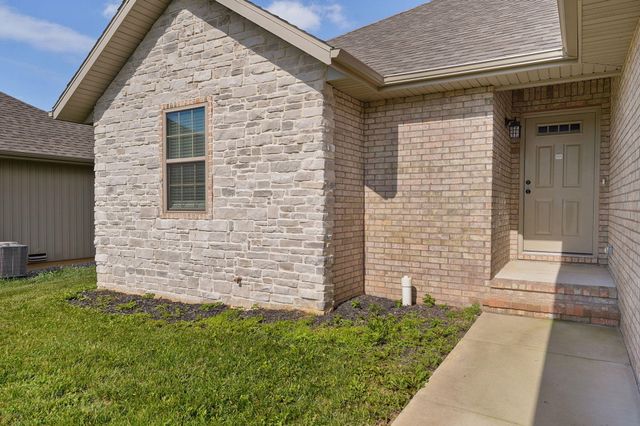 664 N Montego Street, Nixa, MO 65714