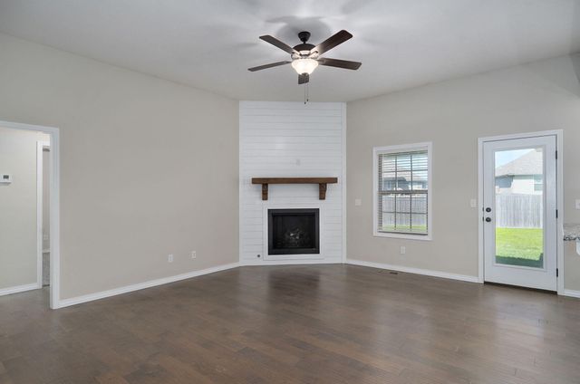 664 N Montego Street, Nixa, MO 65714