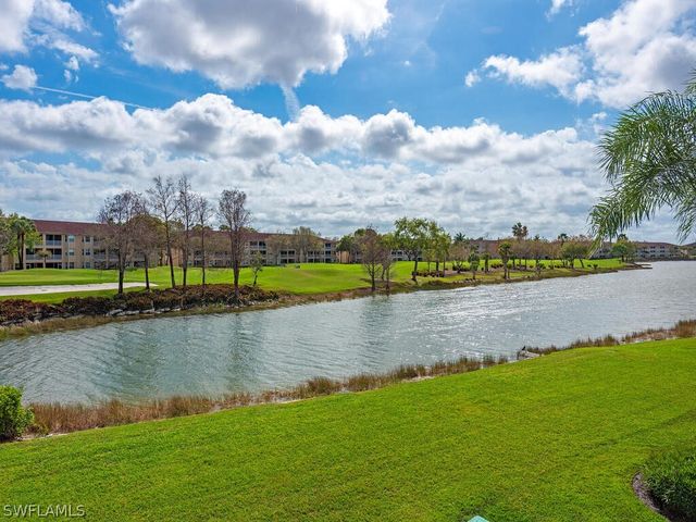 2880 Cypress Trace CIR 202, Naples, FL 34119