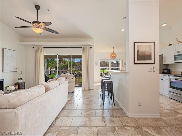 2880 Cypress Trace CIR 202, Naples, FL 34119