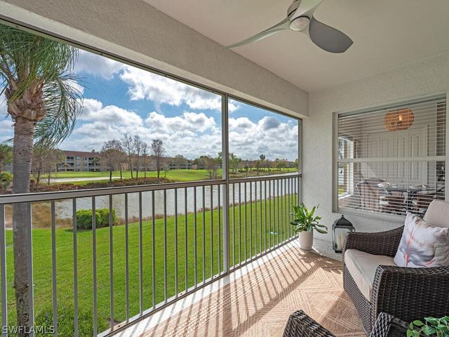 2880 Cypress Trace CIR 202, Naples, FL 34119