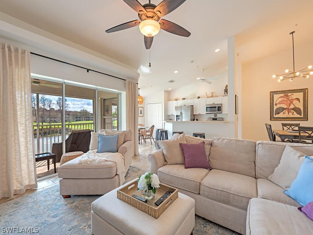 2880 Cypress Trace CIR 202, Naples, FL 34119