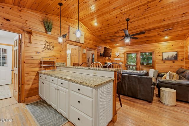 3770 Ravens Den Way, Sevierville, TN 37862