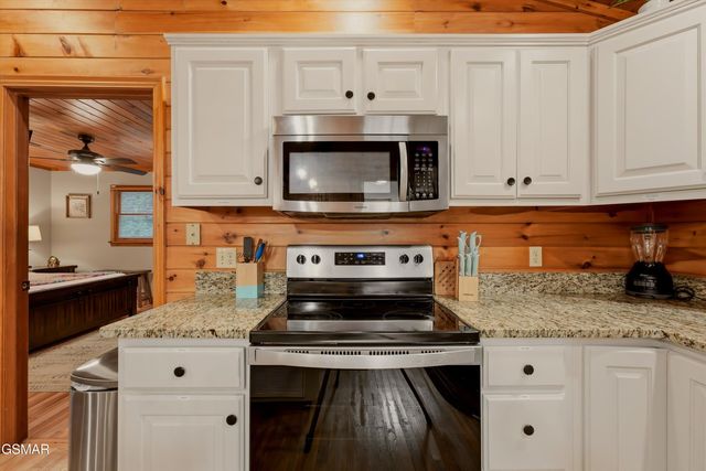 3770 Ravens Den Way, Sevierville, TN 37862