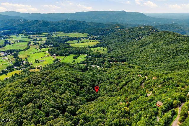 3770 Ravens Den Way, Sevierville, TN 37862