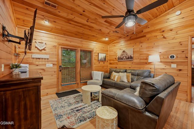 3770 Ravens Den Way, Sevierville, TN 37862