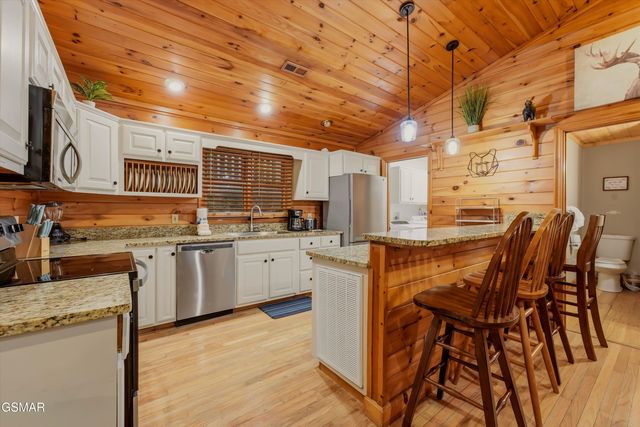3770 Ravens Den Way, Sevierville, TN 37862