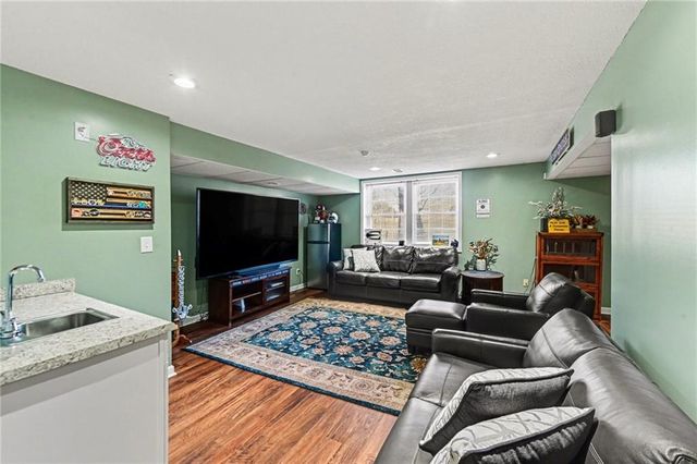 10620 Rowland Avenue, Kansas City, KS 66109