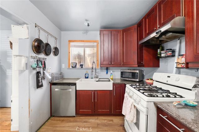 1077 N La Cadena, Colton, CA 92324