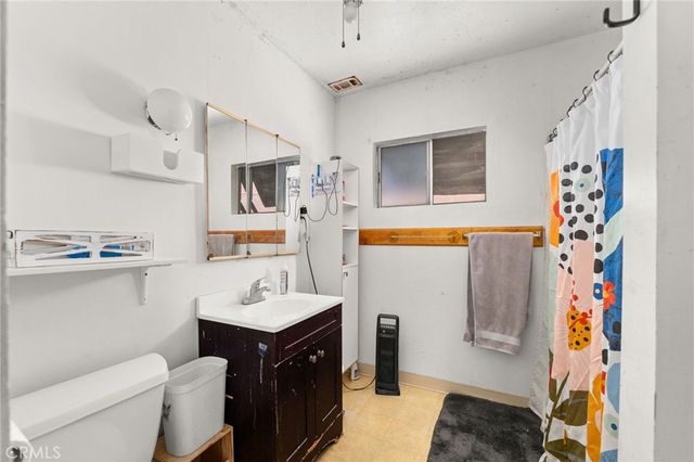 1077 N La Cadena, Colton, CA 92324