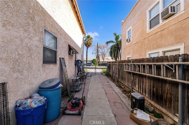 1077 N La Cadena, Colton, CA 92324