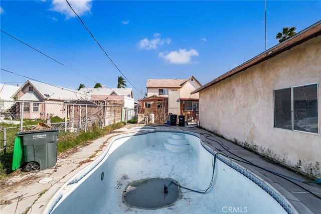 1077 N La Cadena, Colton, CA 92324