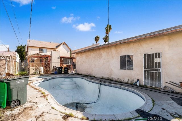 1077 N La Cadena, Colton, CA 92324