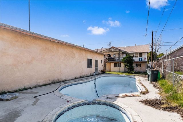 1077 N La Cadena, Colton, CA 92324