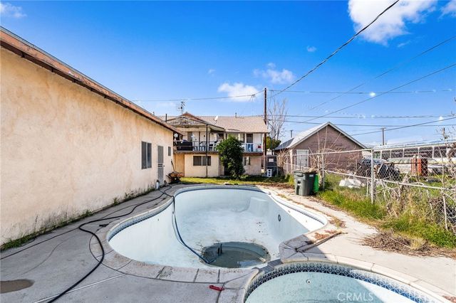 1077 N La Cadena, Colton, CA 92324