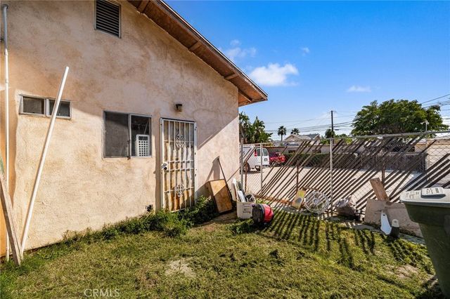 1077 N La Cadena, Colton, CA 92324