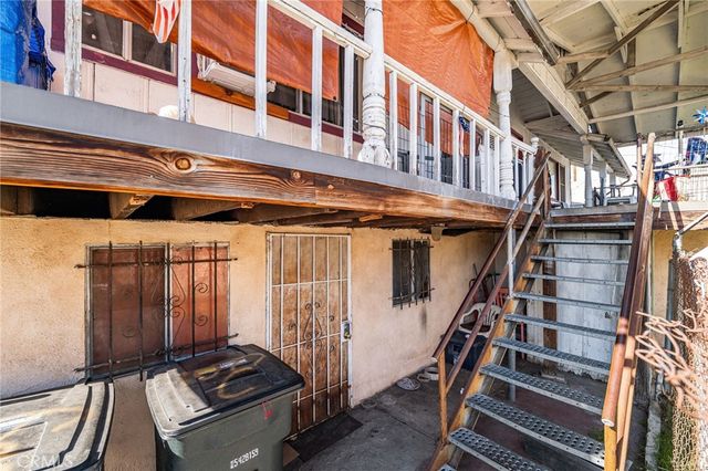 1077 N La Cadena, Colton, CA 92324