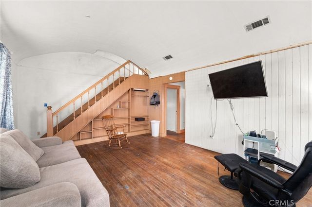 1077 N La Cadena, Colton, CA 92324