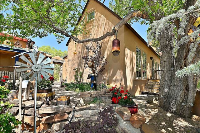 227 Rodriguez, Santa Fe, NM 87501