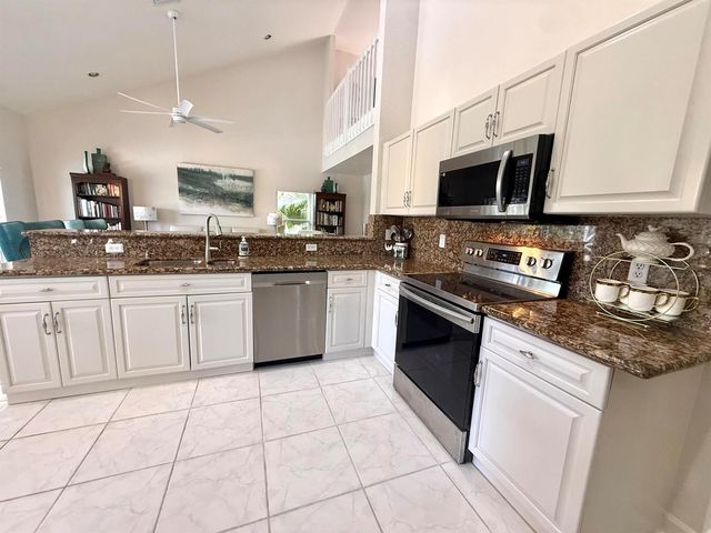 9392 Cascade Court, Boynton Beach, FL 33437