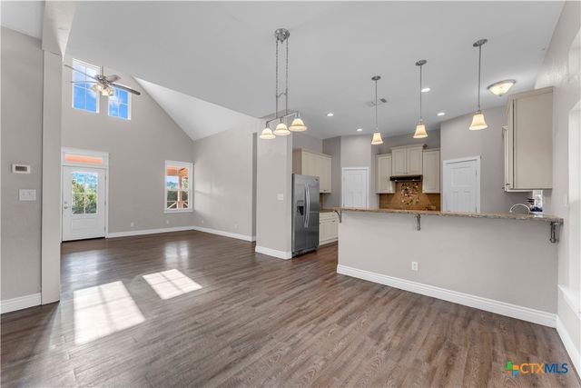 494 Cedar Mountain Drive, Marble Falls, TX 78654