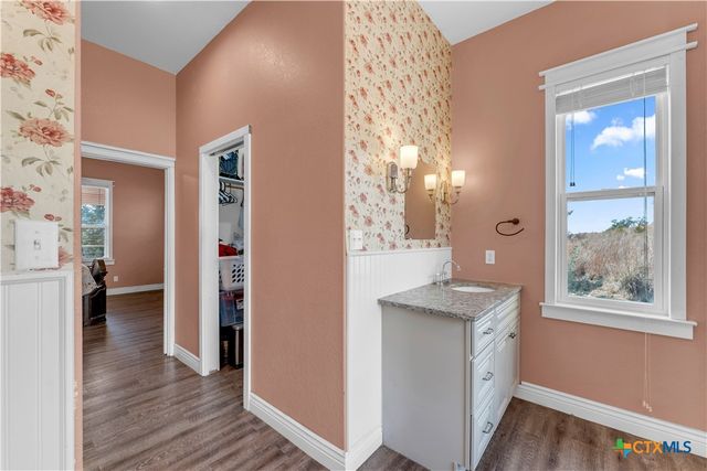 494 Cedar Mountain Drive, Marble Falls, TX 78654