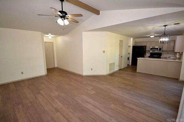 50 Meadow Ridge Loop, Maumelle, AR 72113