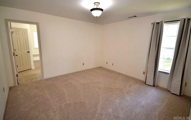 50 Meadow Ridge Loop, Maumelle, AR 72113