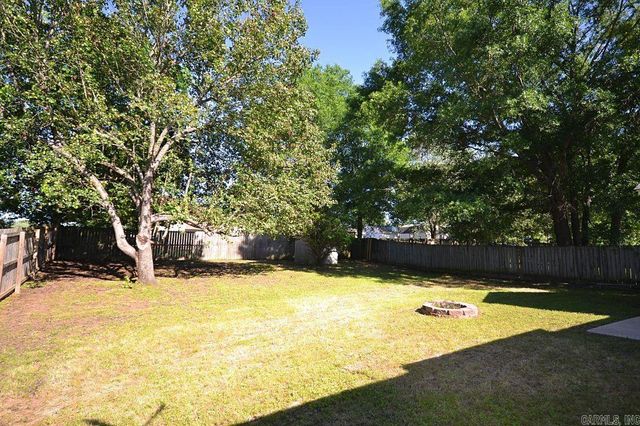 50 Meadow Ridge Loop, Maumelle, AR 72113