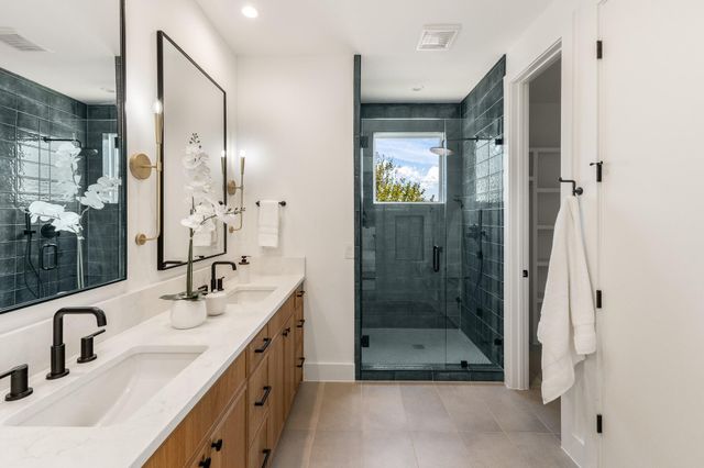 943 E 52nd ST, Austin, TX 78751