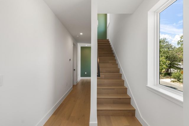 943 E 52nd ST, Austin, TX 78751