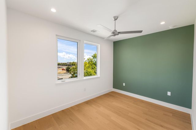 943 E 52nd ST, Austin, TX 78751